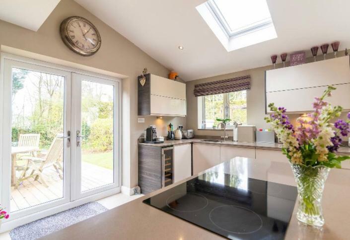 Wilmslow Airbnb エクステリア 写真